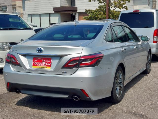 Toyota CROWN HYBRID 2021-07 8363195-13