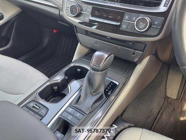 Toyota CROWN HYBRID 2021-07 8363195-15
