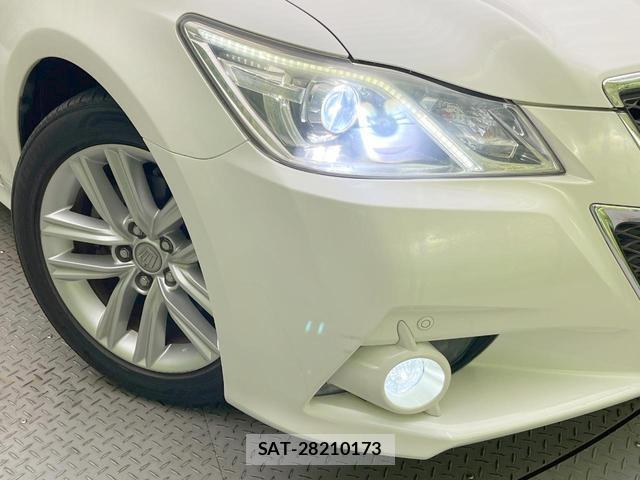 Toyota CROWN HYBRID 2013-11 8363316-11