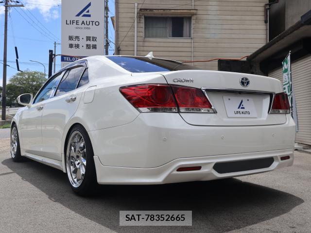 Toyota CROWN HYBRID 2013-07 8363859-2