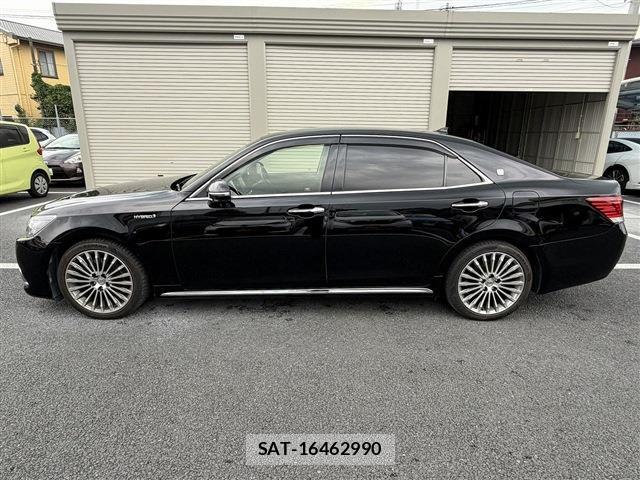 Toyota CROWN MAJESTA 2014-06 8360981-10