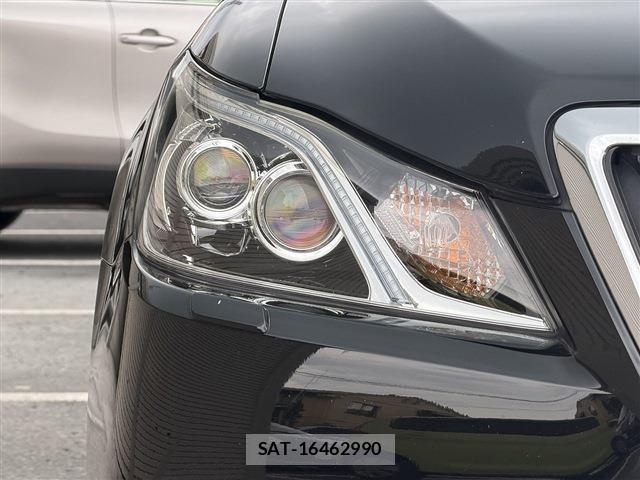 Toyota CROWN MAJESTA 2014-06 8360981-11