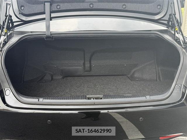 Toyota CROWN MAJESTA 2014-06 8360981-18