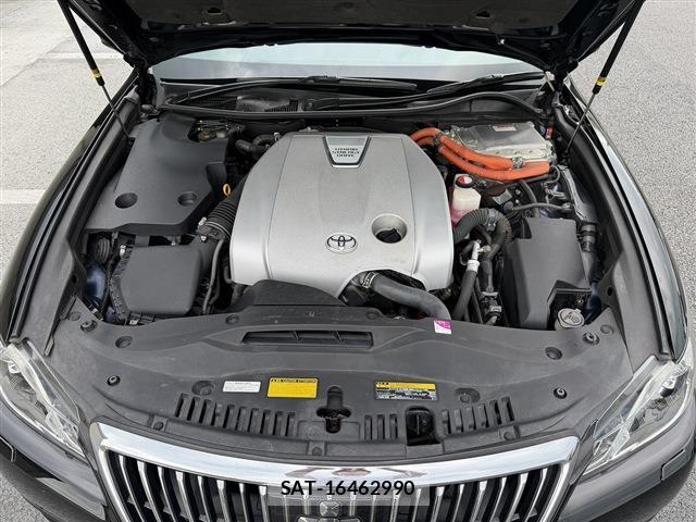 Toyota CROWN MAJESTA 2014-06 8360981-19