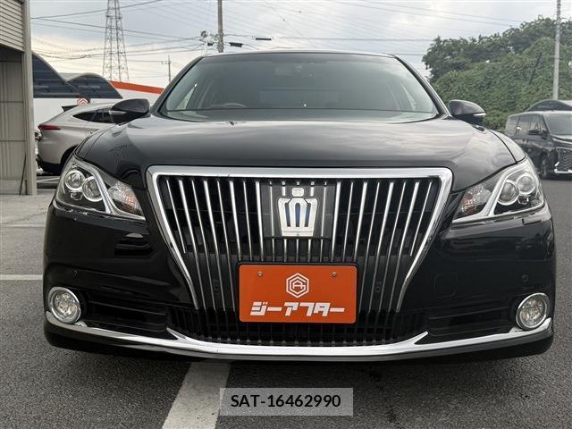 Toyota CROWN MAJESTA 2014-06 8360981-7