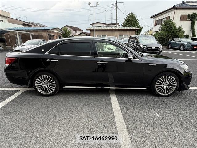 Toyota CROWN MAJESTA 2014-06 8360981-8