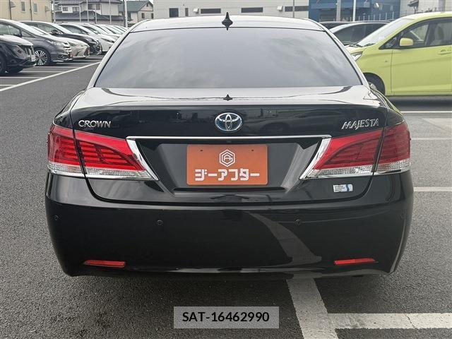 Toyota CROWN MAJESTA 2014-06 8360981-9
