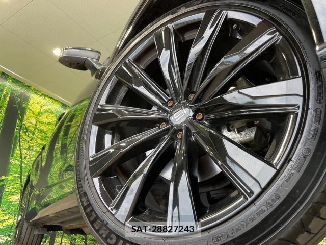 Toyota CROWN 2024-09 8360789-12