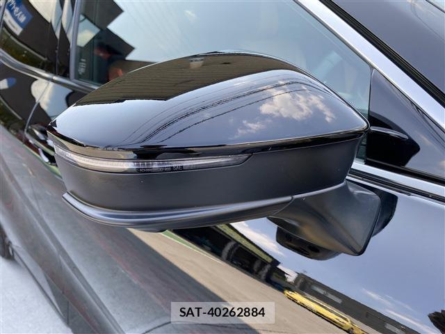 Toyota CROWN 2024-04 8361068-10