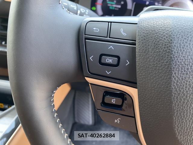 Toyota CROWN 2024-04 8361068-16