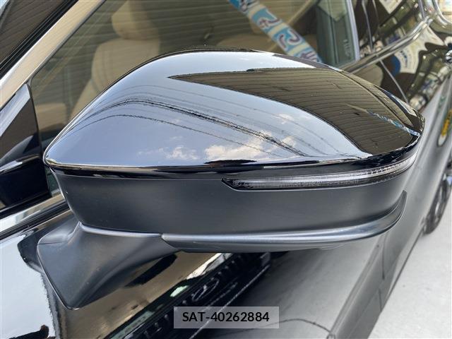 Toyota CROWN 2024-04 8361068-9