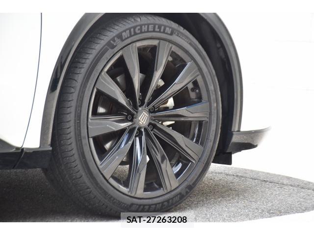Toyota CROWN 2025-02 8362449-9