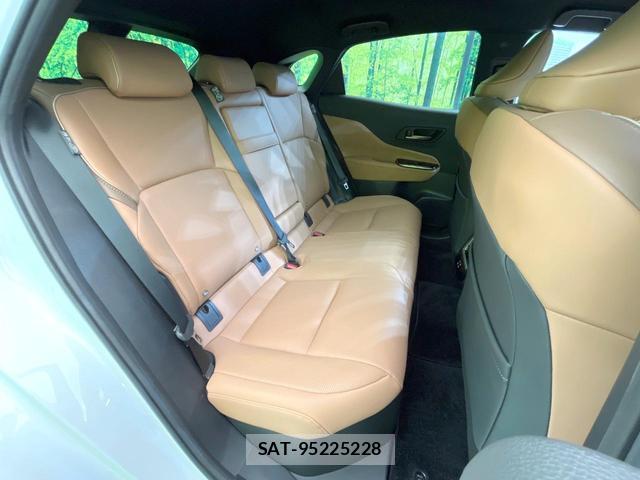 Toyota CROWN 2024-07 8362538-8