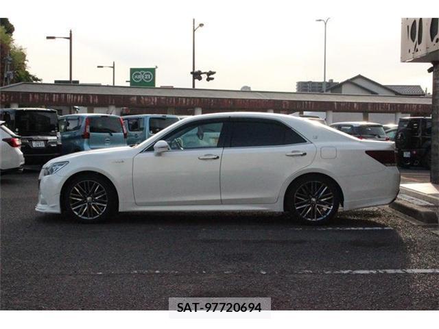 Toyota CROWN 2013-05 8360487-9