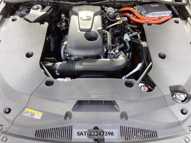 Toyota CROWN 2024-10 8361569-17