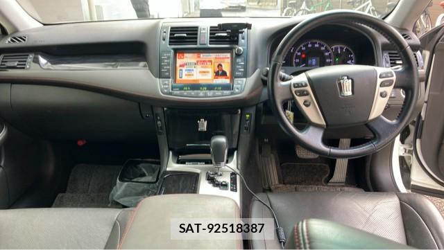 Toyota CROWN 2012-06 8362273-2