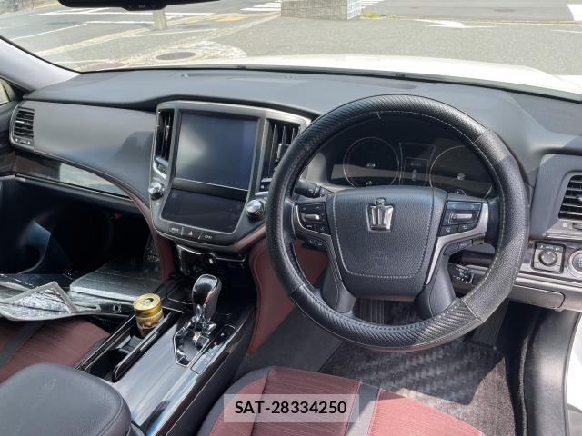 Toyota CROWN 2015-11 8363024-5