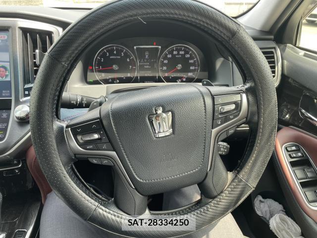 Toyota CROWN 2015-11 8363024-6