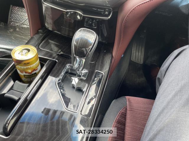 Toyota CROWN 2015-11 8363024-8