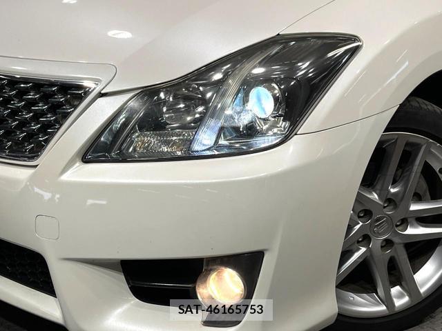 Toyota CROWN 2012-08 8363670-11