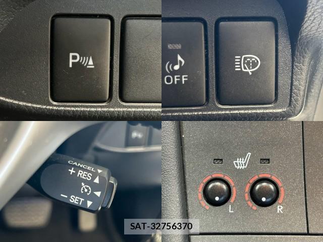 Lexus CT 2011-08 8362461-4