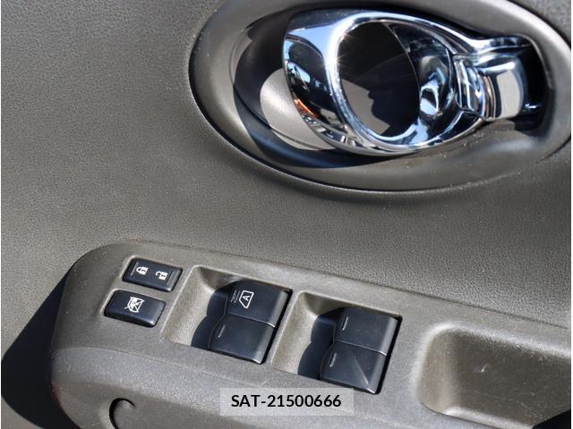 Nissan CUBE 2013-05 8362886-19