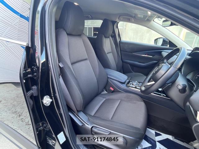 Mazda CX-30 2022-12 8360803-8