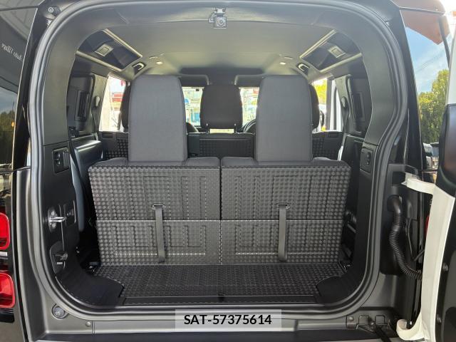 Land Rover DEFENDER 2021-09 8360905-16