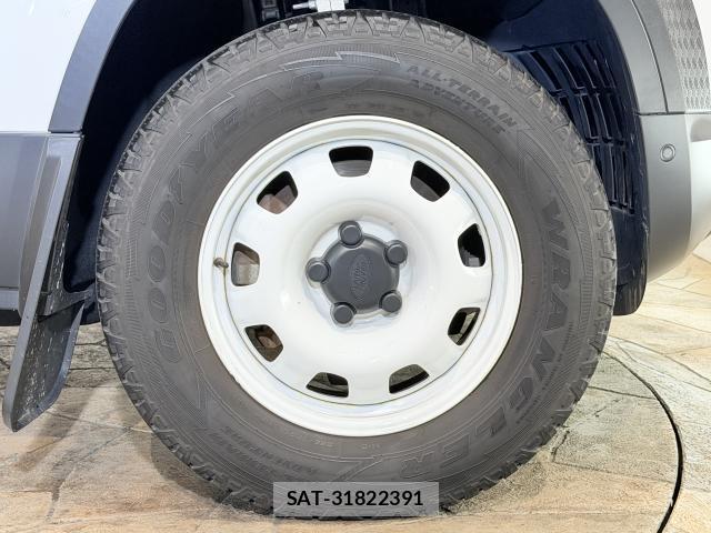 Land Rover DEFENDER 2023-09 8362468-8