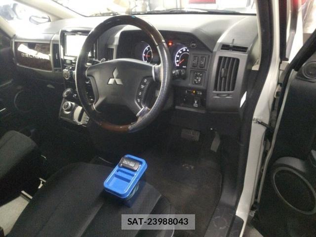 Mitsubishi DELICA 2017-01 8360777-2