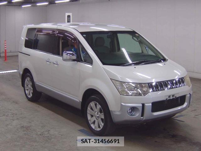 Mitsubishi DELICA 2011-09 8360784-0