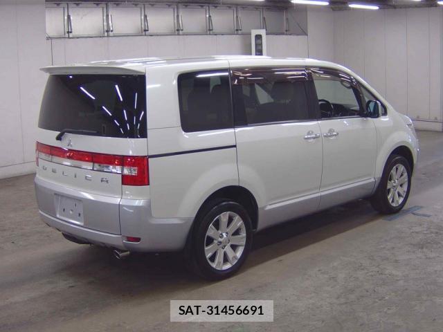Mitsubishi DELICA 2011-09 8360784-4