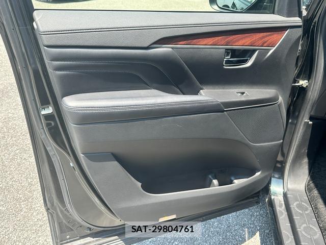 Mitsubishi DELICA 2019-03 8362478-13