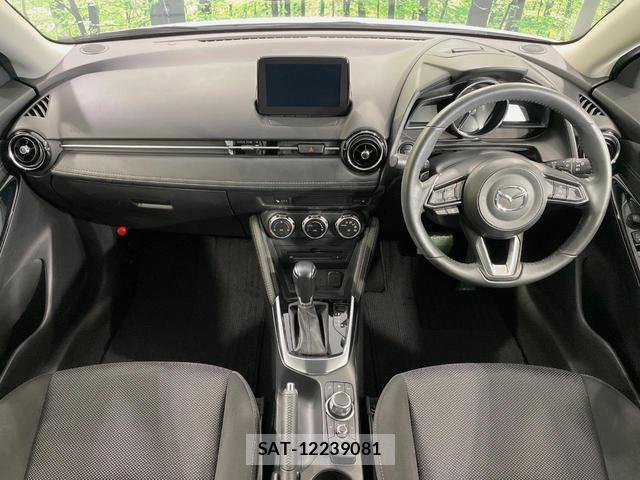 Mazda DEMIO 2018-04 8360892-1