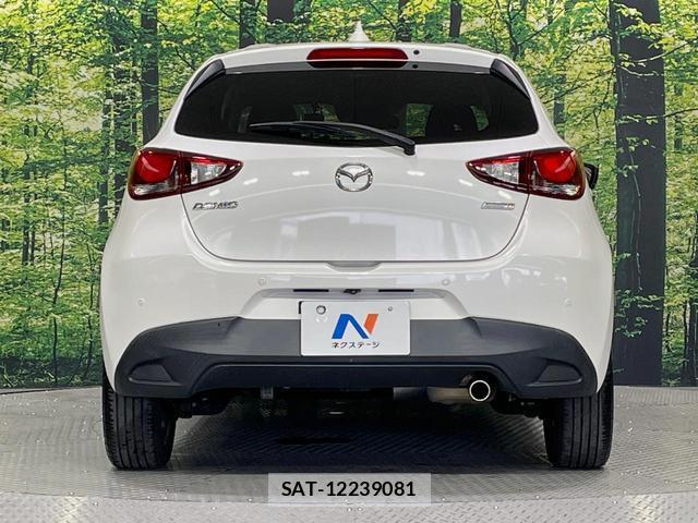 Mazda DEMIO 2018-04 8360892-14