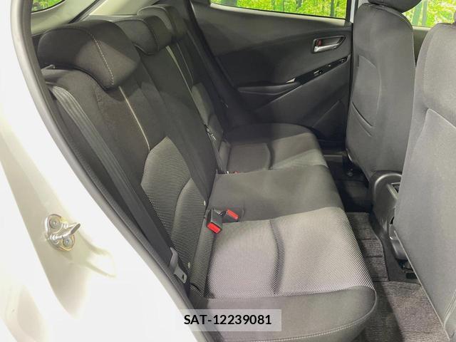Mazda DEMIO 2018-04 8360892-8