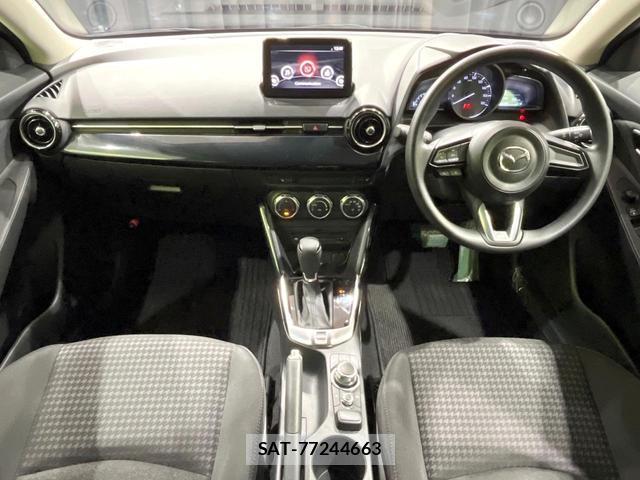 Mazda DEMIO 2017-11 8363209-1
