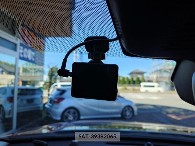 Land Rover DISCOVERY 2021-05 8360516-18