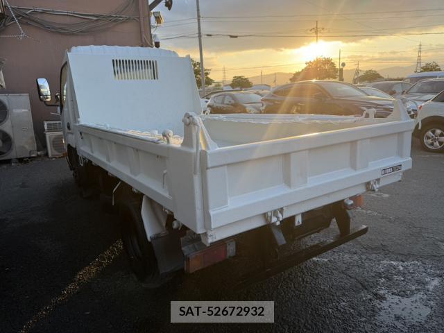 Hino DUTRO 2014-09 8362560-1