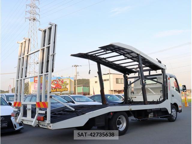 Hino DUTRO 2018-02 8362892-11