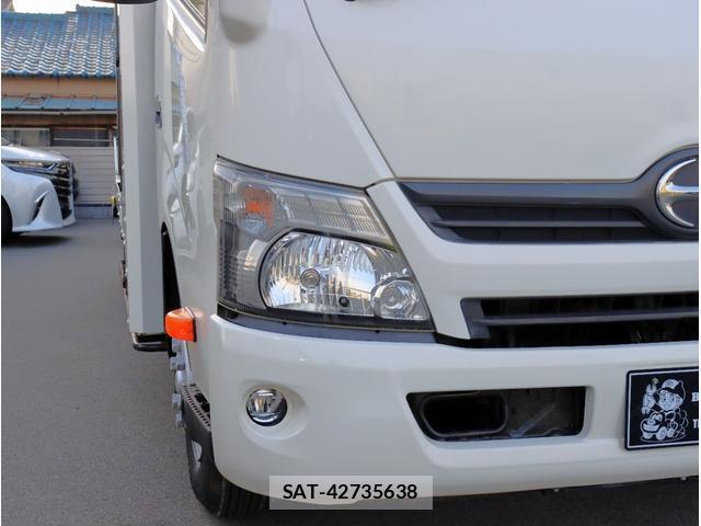 Hino DUTRO 2018-02 8362892-12