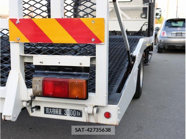 Hino DUTRO 2018-02 8362892-15