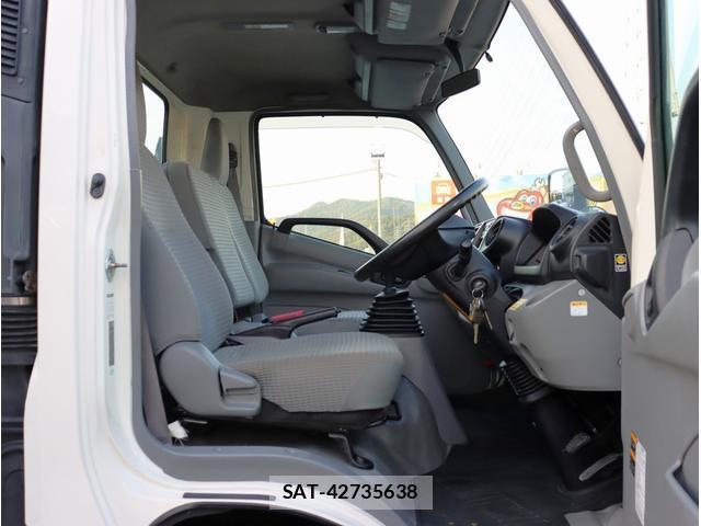 Hino DUTRO 2018-02 8362892-18