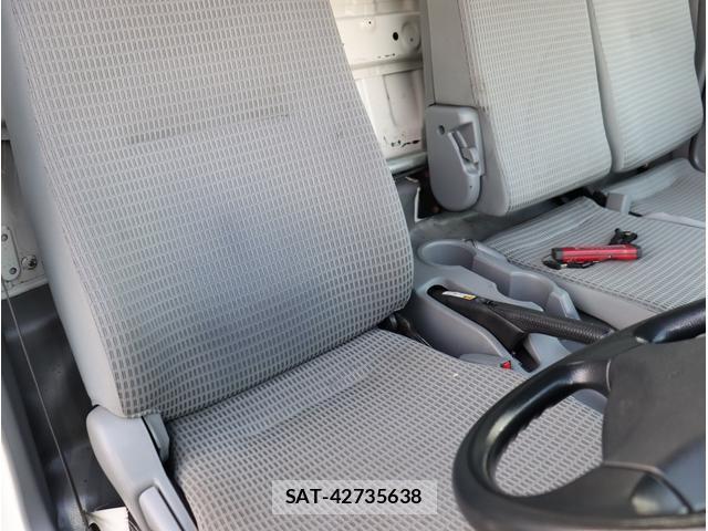 Hino DUTRO 2018-02 8362892-19