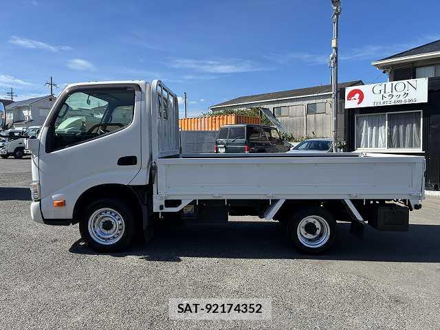 Toyota DYNA TRUCK 2019-02 8363525-3