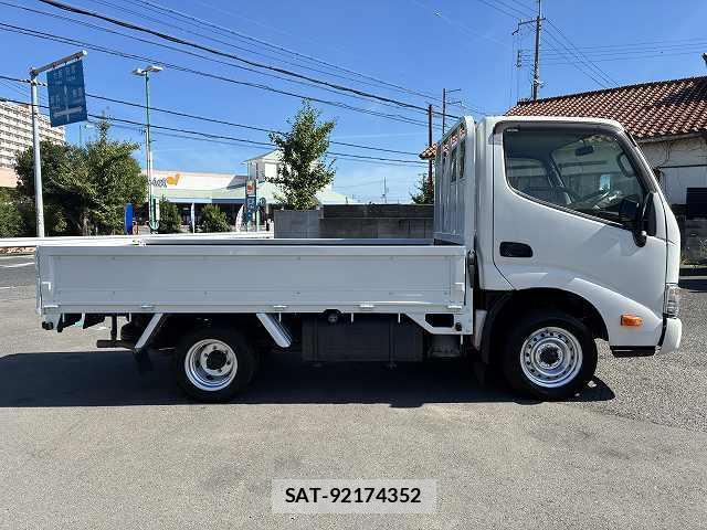 Toyota DYNA TRUCK 2019-02 8363525-4