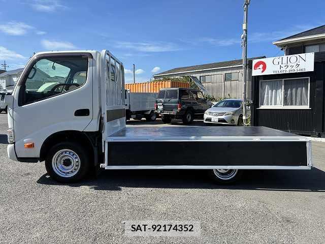 Toyota DYNA TRUCK 2019-02 8363525-9