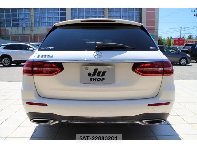 Mercedes Benz E-CLASS 2022-04 8363124-1