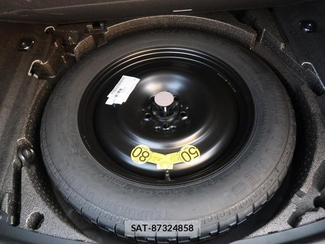 Jaguar E-PACE 2020-10 8361082-11