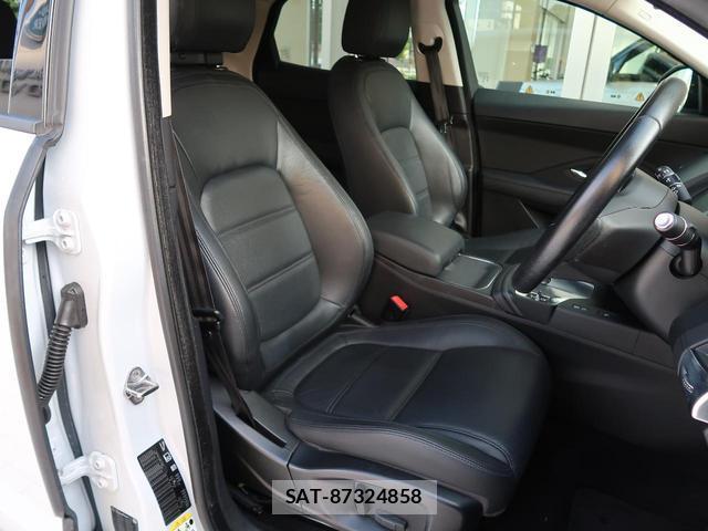 Jaguar E-PACE 2020-10 8361082-12